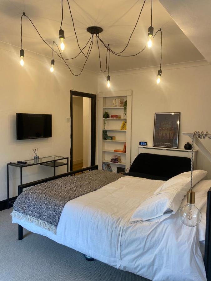 Stylish Central Basement Studio, With Outdoor Space 布赖顿 外观 照片