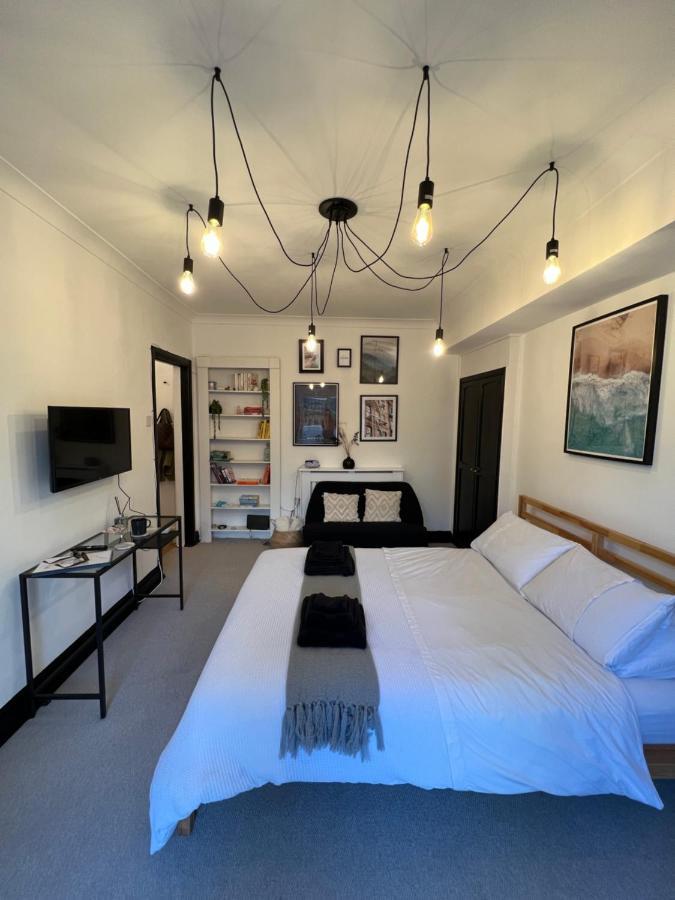 Stylish Central Basement Studio, With Outdoor Space 布赖顿 外观 照片